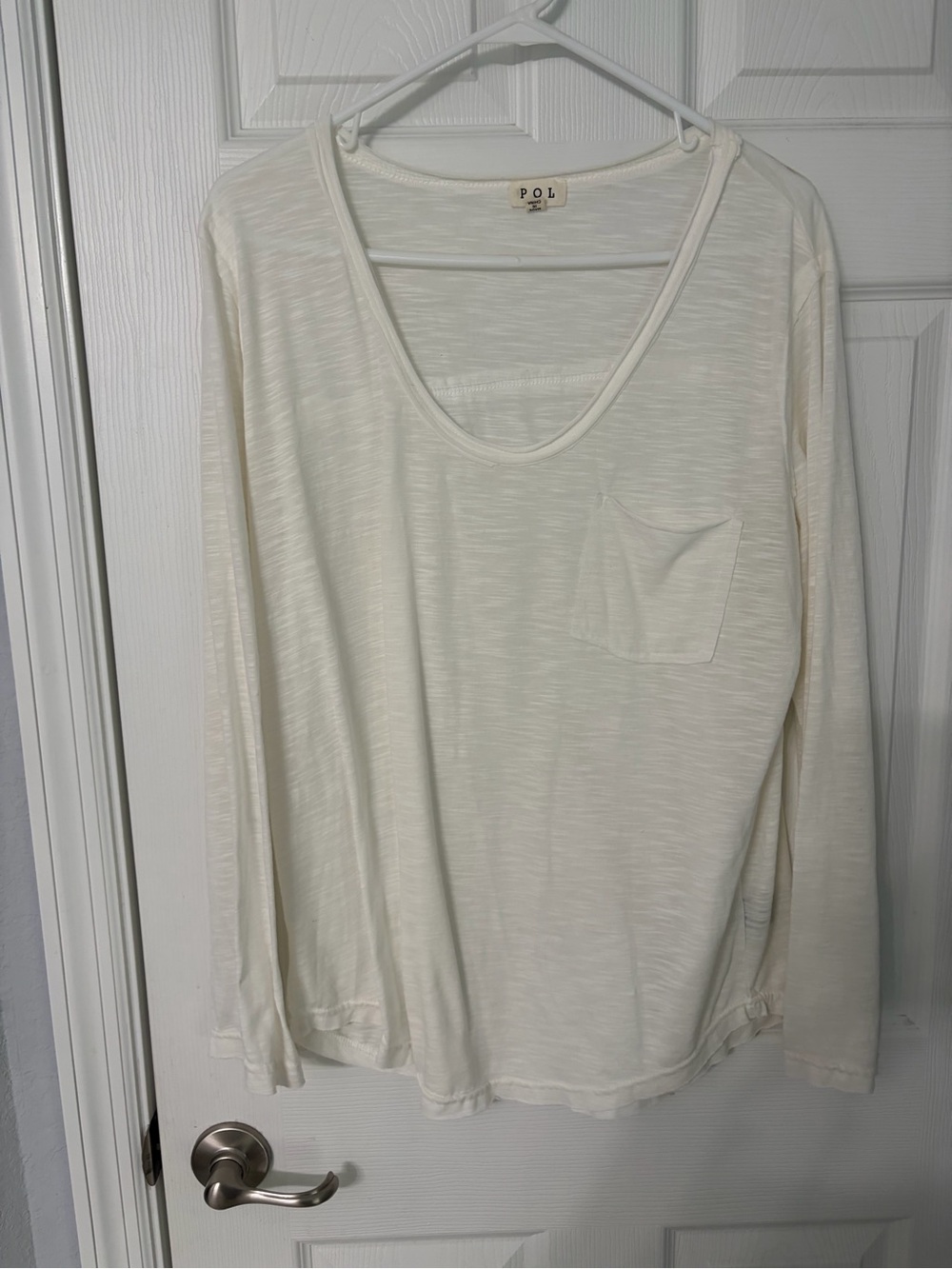POL Long-Sleeve Scoop Neck Pocket Top - white